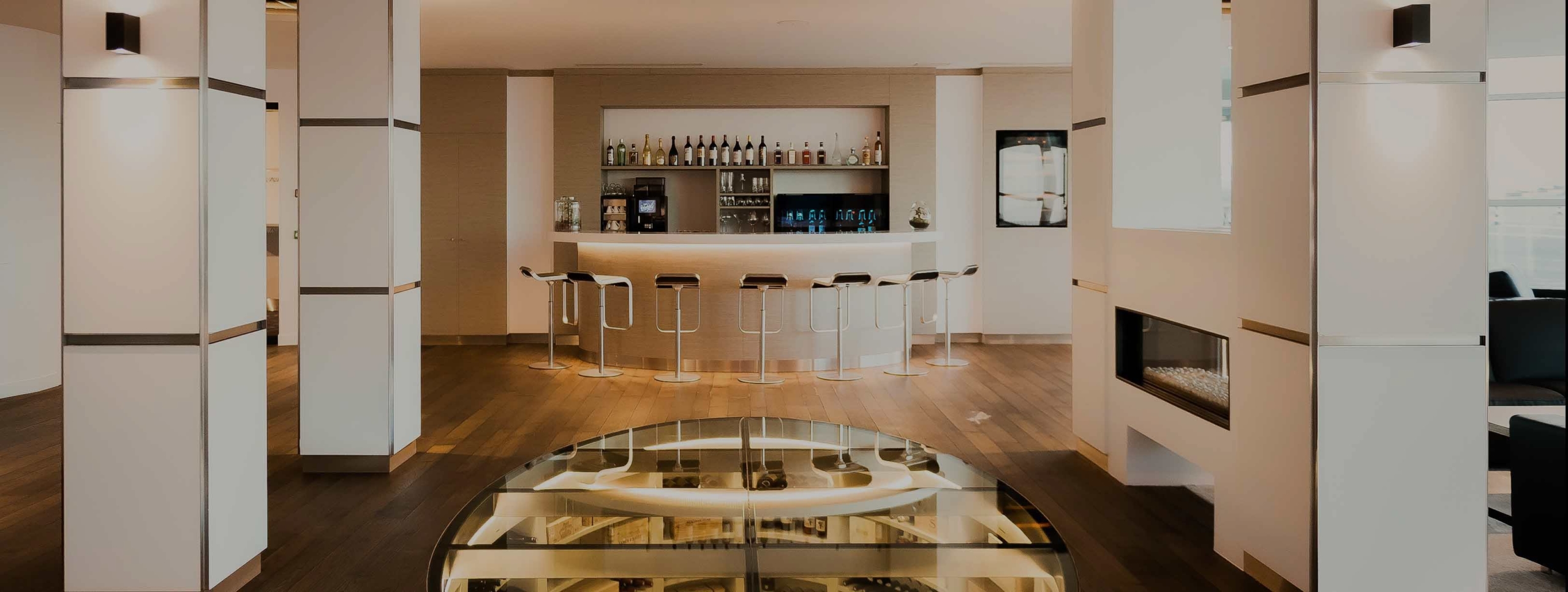 Salon passagers avec bar et cave à vins - FBO Paris Le Bourget