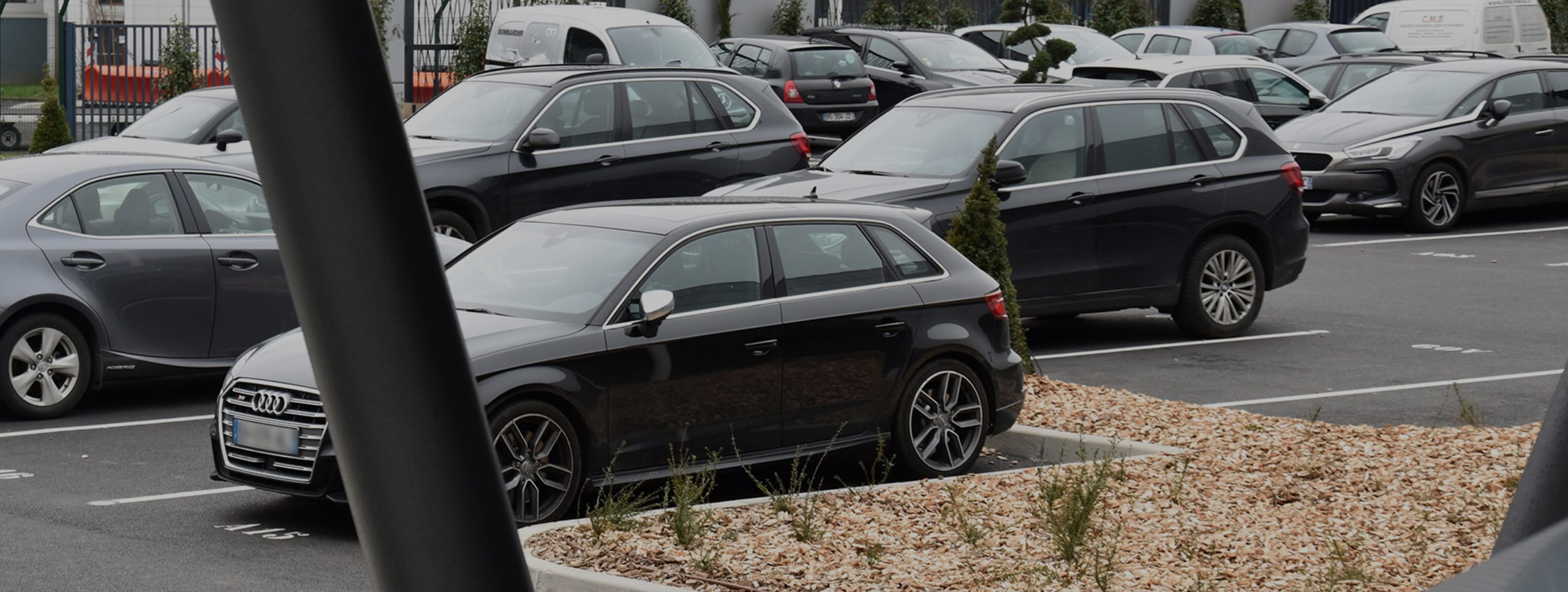 Parking voitures sécurisé - FBO Paris Le Bourget